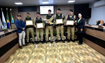 LS: Câmara homenageia policiais da Rotam por salvamento de bebê 